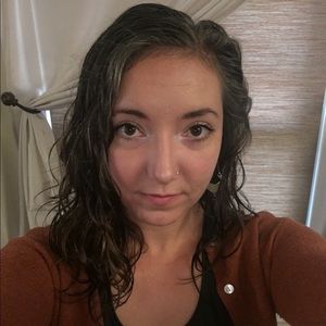 Meet your Posher, Alisha